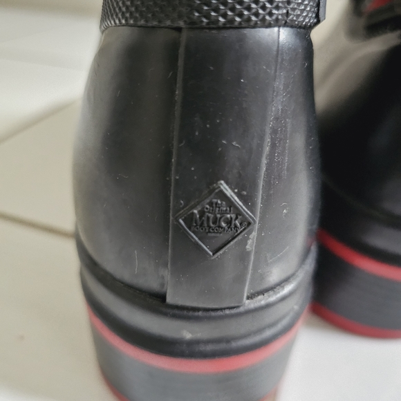 MUCK  Ankle Rubber Boot Black/Red Plaid Sz US 9 EU 40 Fall/Winter - Picture 9 of 12